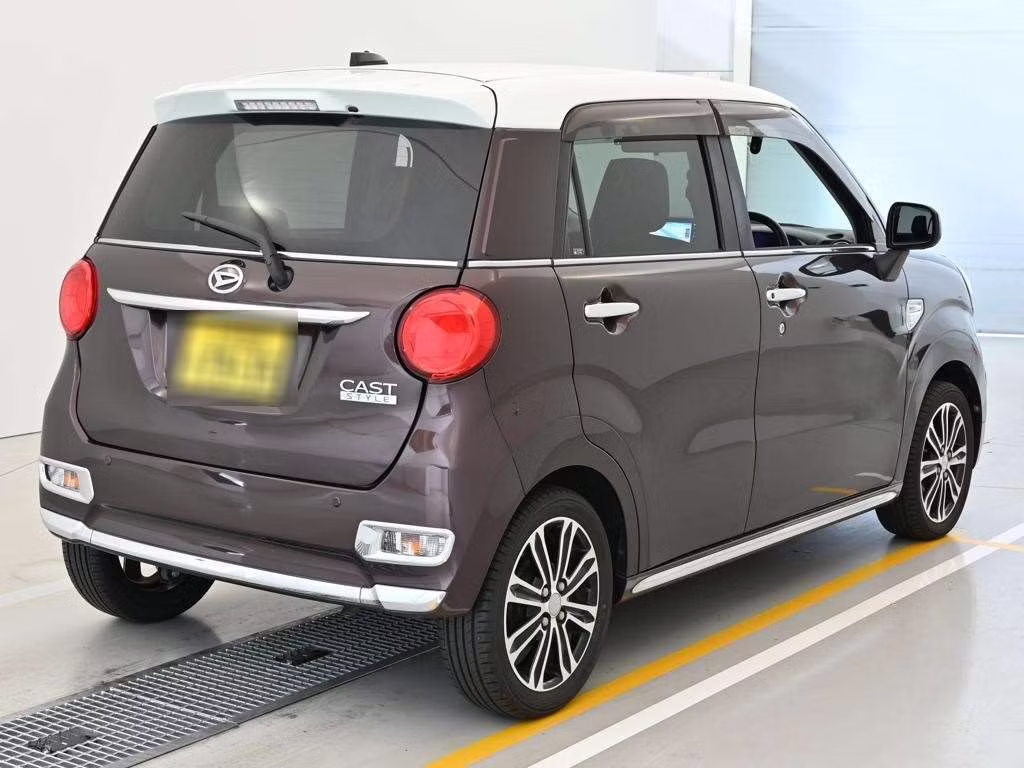 DAIHATSU CAST