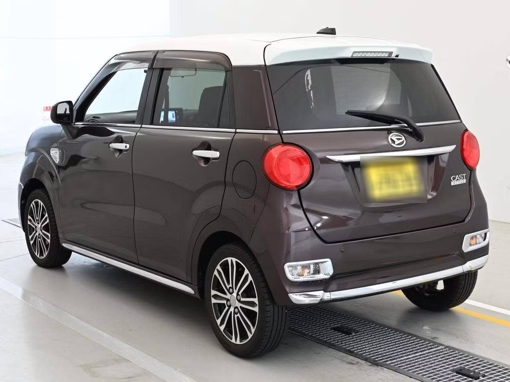 DAIHATSU CAST