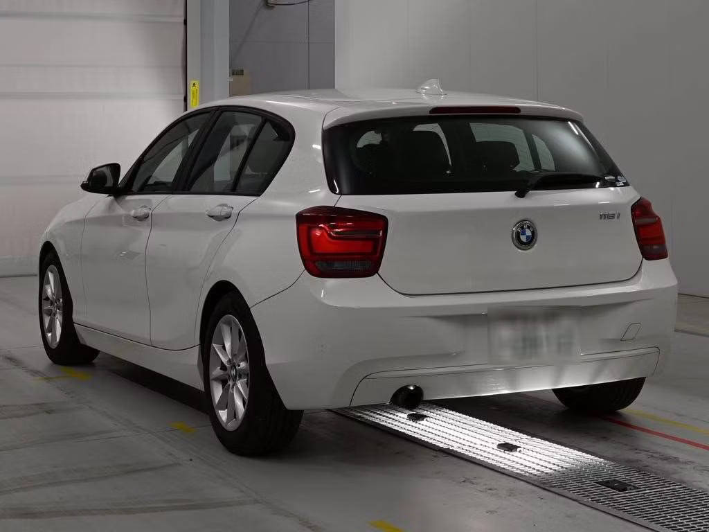 BMW 1-SERIES