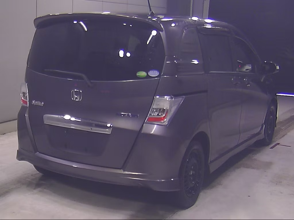 HONDA FREED SPIKE