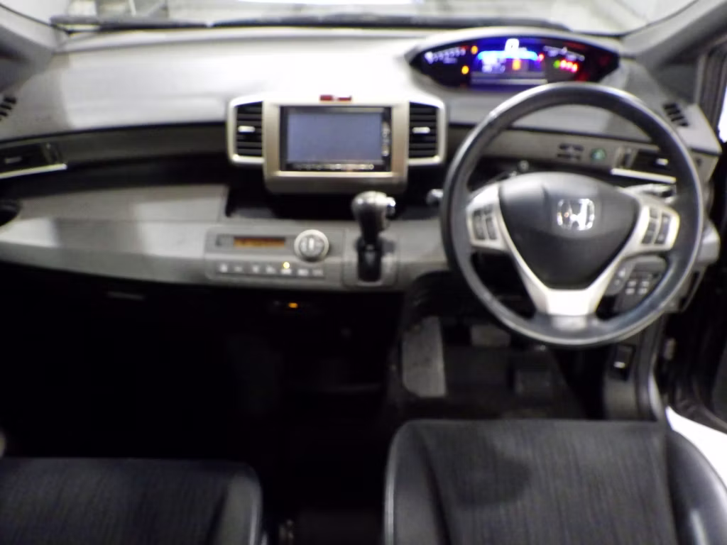 HONDA FREED SPIKE
