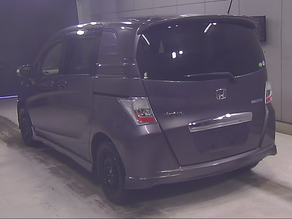 HONDA FREED SPIKE