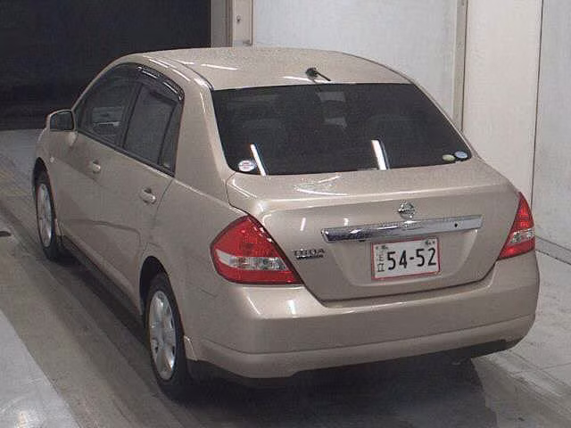 NISSAN TIIDA LATIO