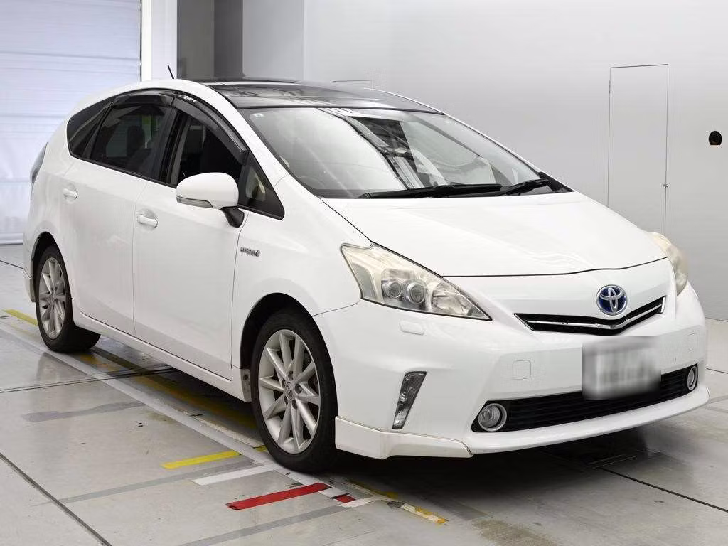 TOYOTA PRIUS ALPHA