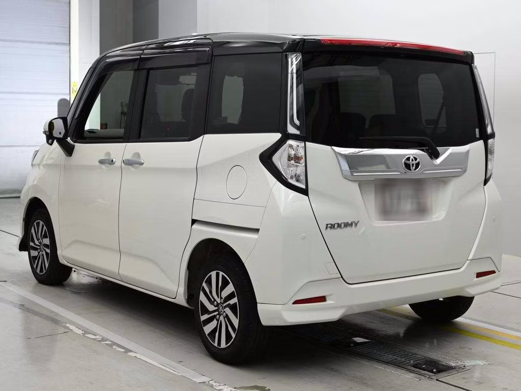 TOYOTA ROOMY