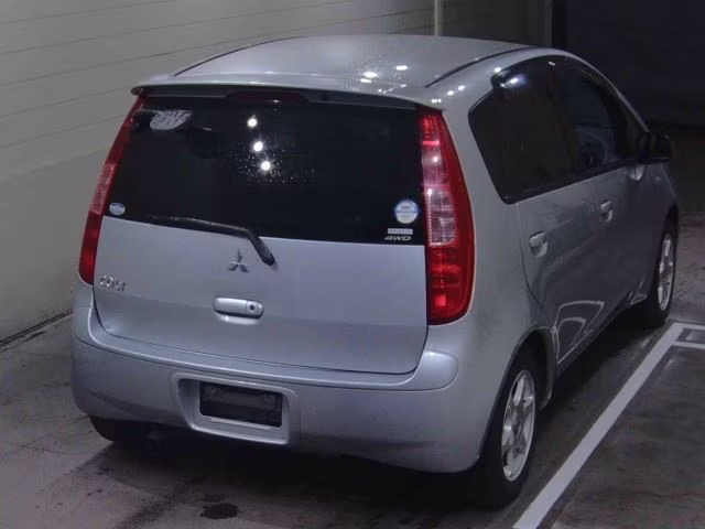 MITSUBISHI COLT