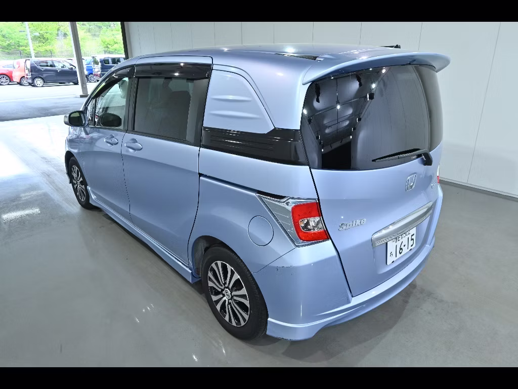 HONDA FREED SPIKE