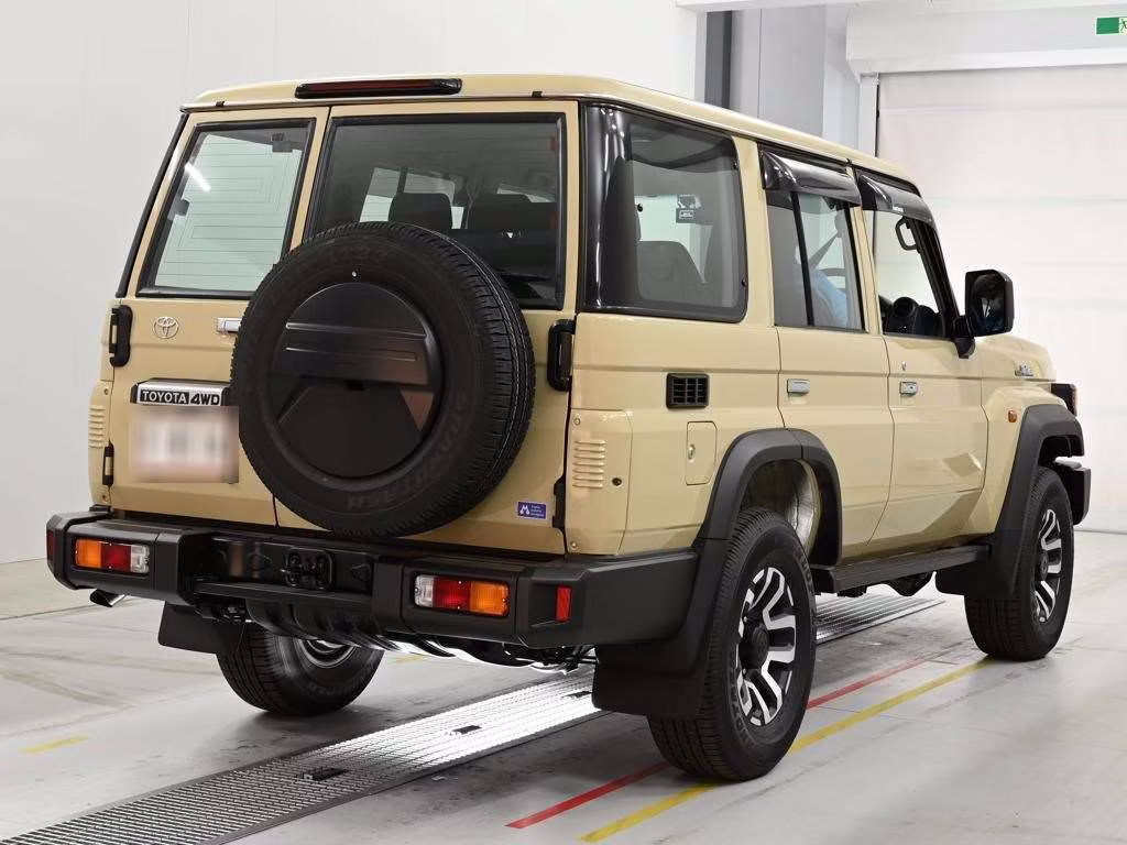 TOYOTA LAND CRUISER