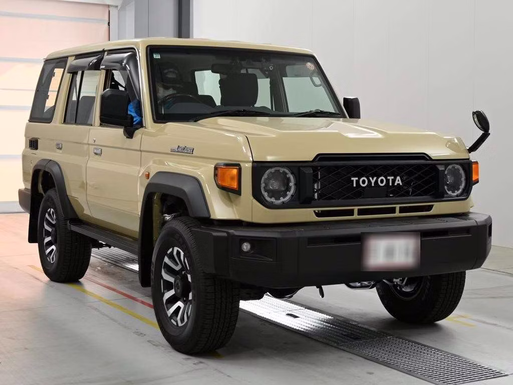 TOYOTA LAND CRUISER