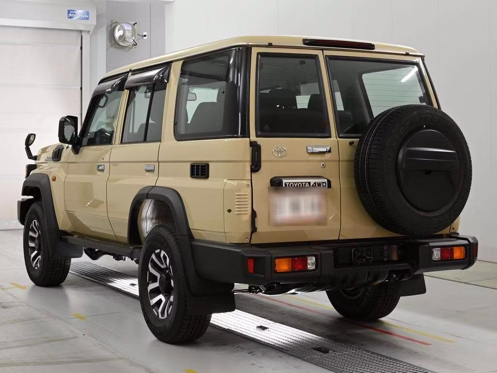TOYOTA LAND CRUISER