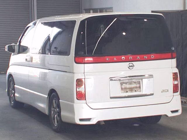 NISSAN ELGRAND