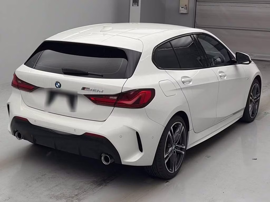 BMW 1-SERIES