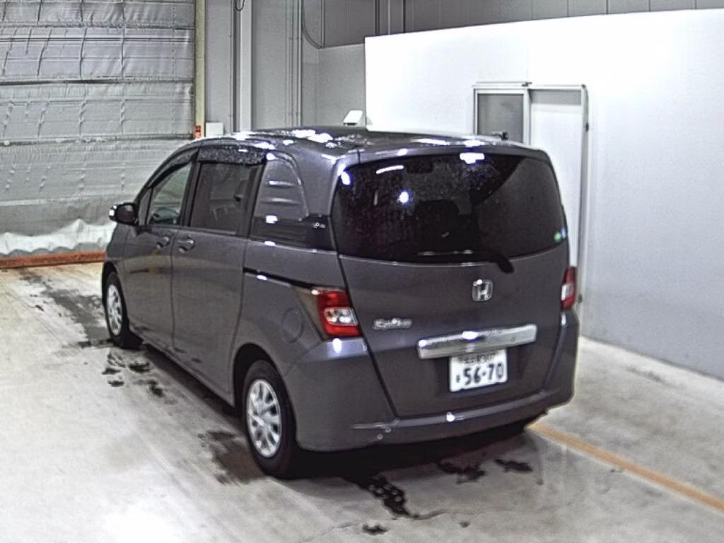 HONDA FREED SPIKE