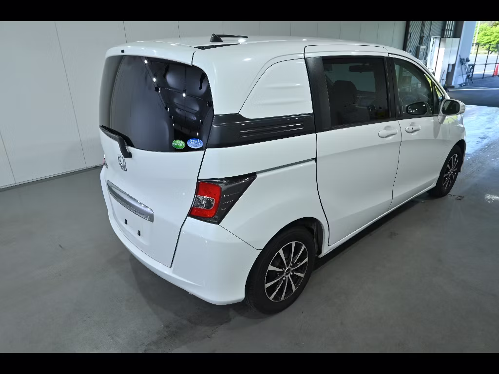 HONDA FREED SPIKE