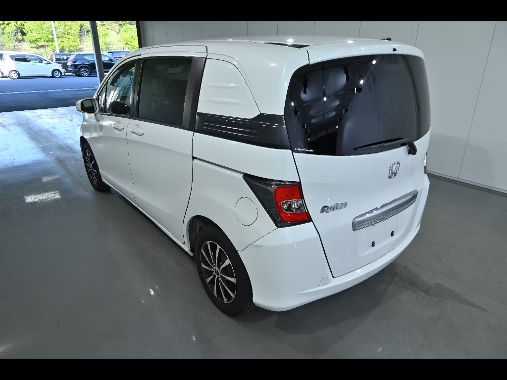 HONDA FREED SPIKE