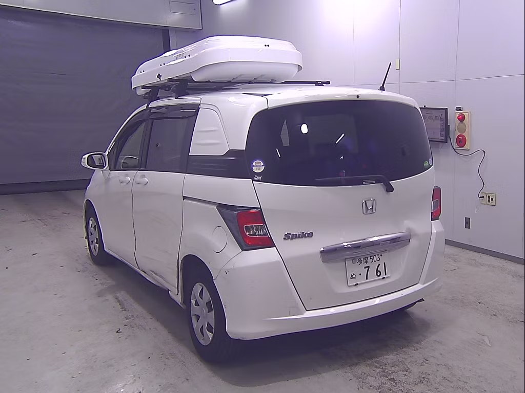 HONDA FREED SPIKE