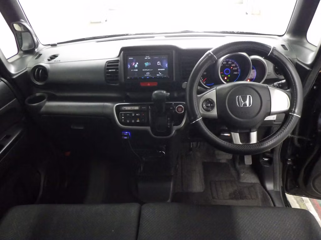 HONDA N-BOX+