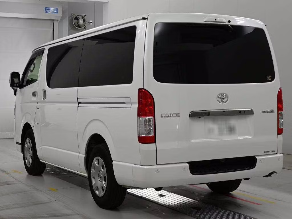 TOYOTA REGIUS ACE