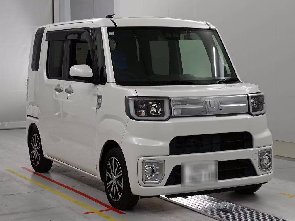 DAIHATSU WAKE