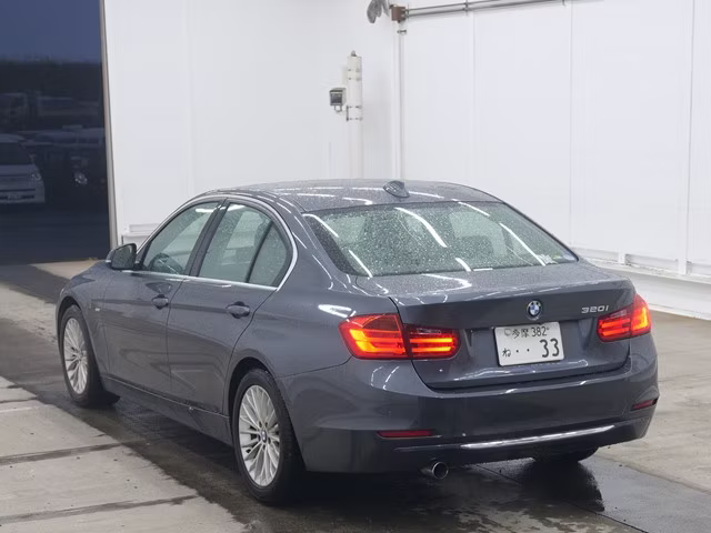 BMW 3-SERIES