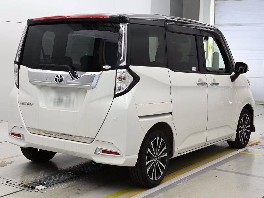 TOYOTA ROOMY