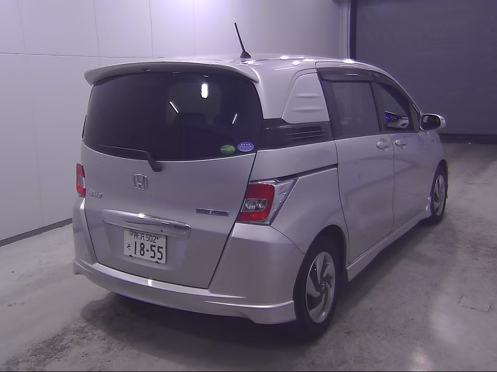 HONDA FREED SPIKE