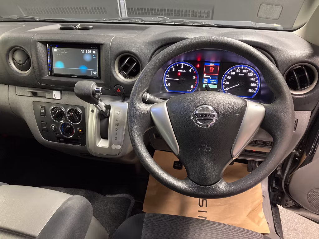 NISSAN NV350 CARAVAN