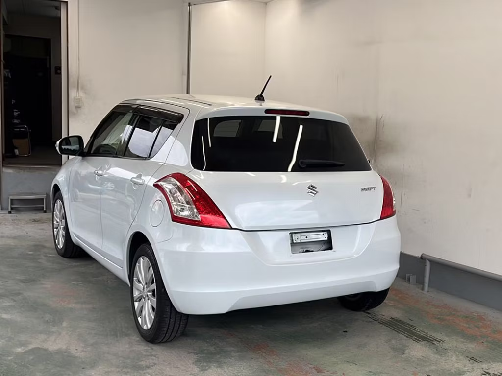 SUZUKI SWIFT