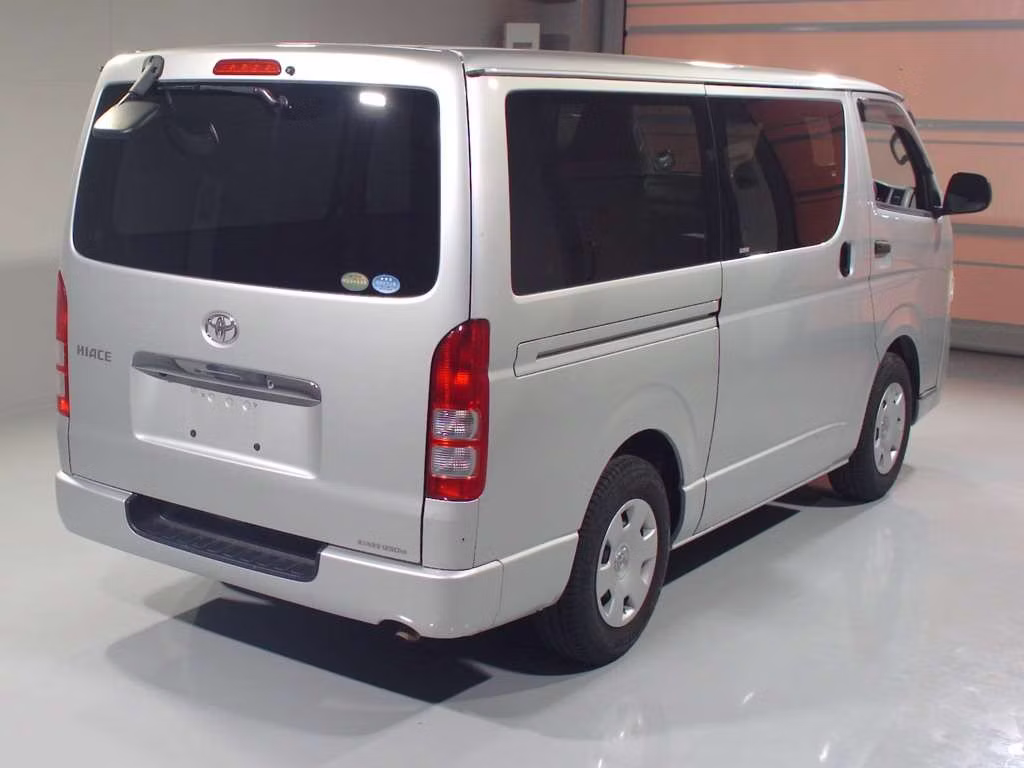 TOYOTA REGIUS ACE