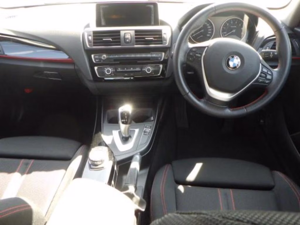 BMW 1-SERIES