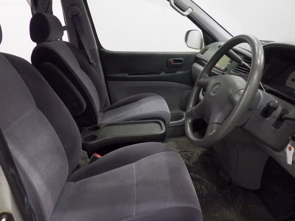 TOYOTA TOURING HIACE