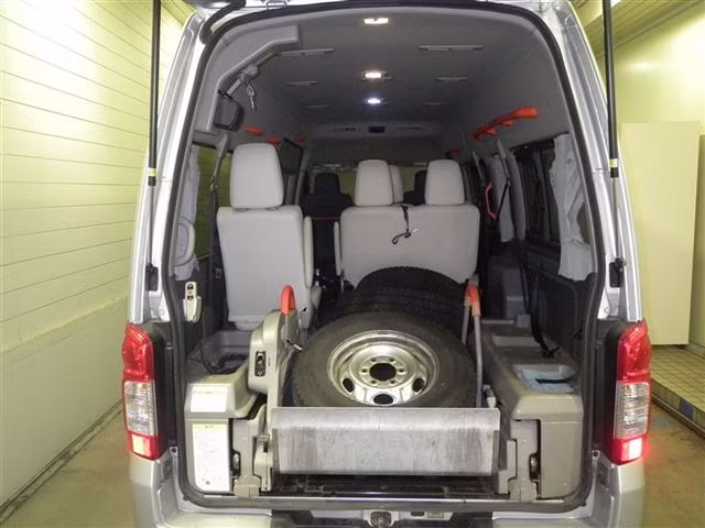 NISSAN NV350 CARAVAN