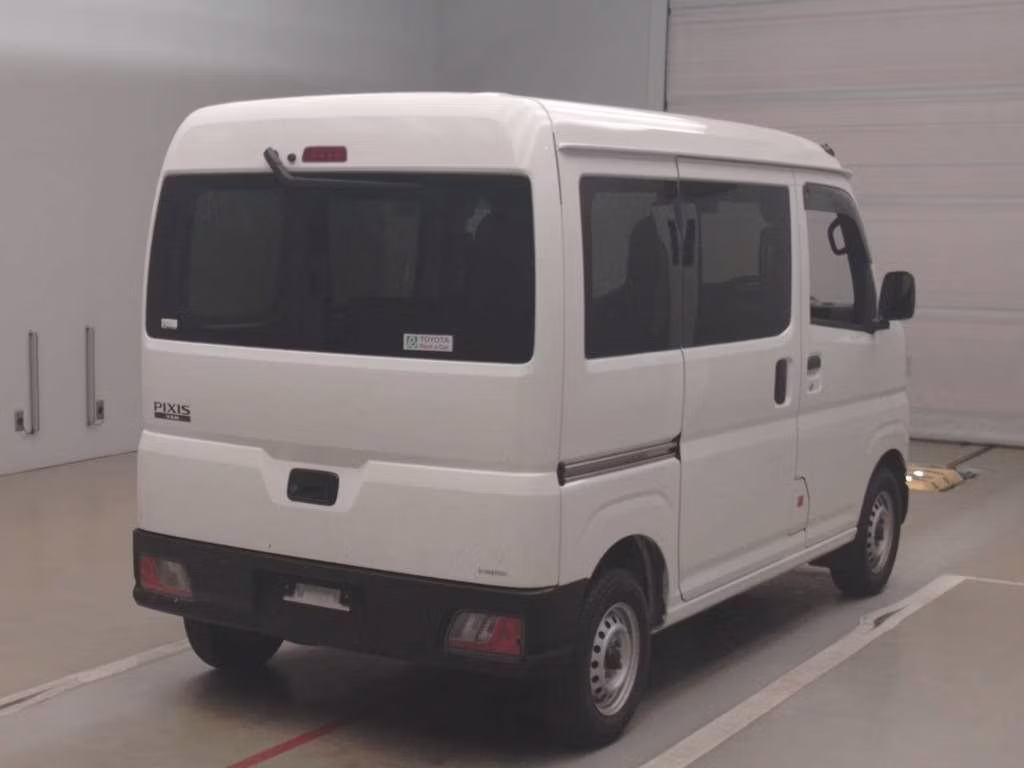 TOYOTA PIXIS VAN
