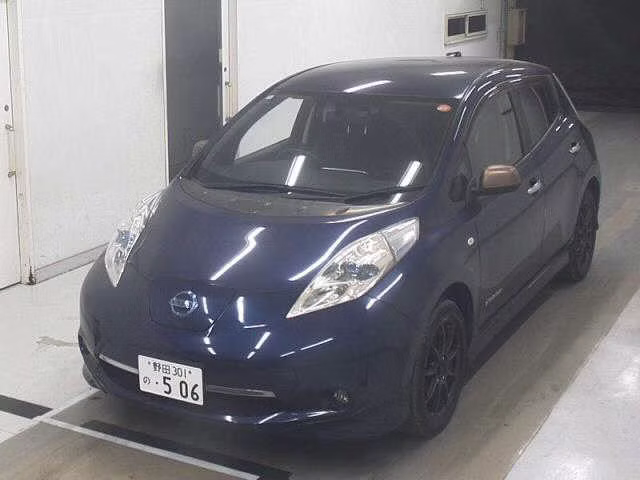 NISSAN LEAF
