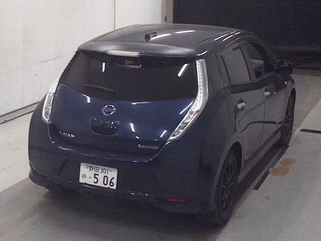 NISSAN LEAF