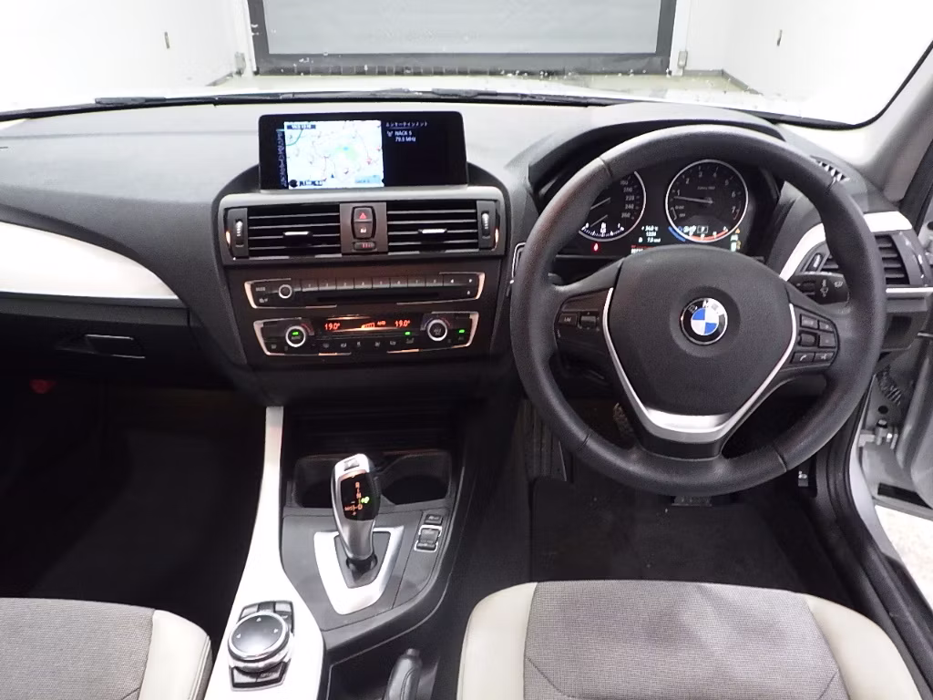 BMW 1-SERIES