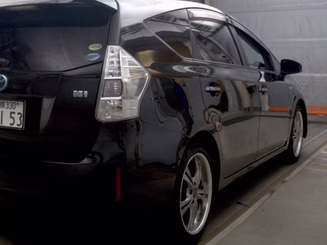 TOYOTA PRIUS ALPHA