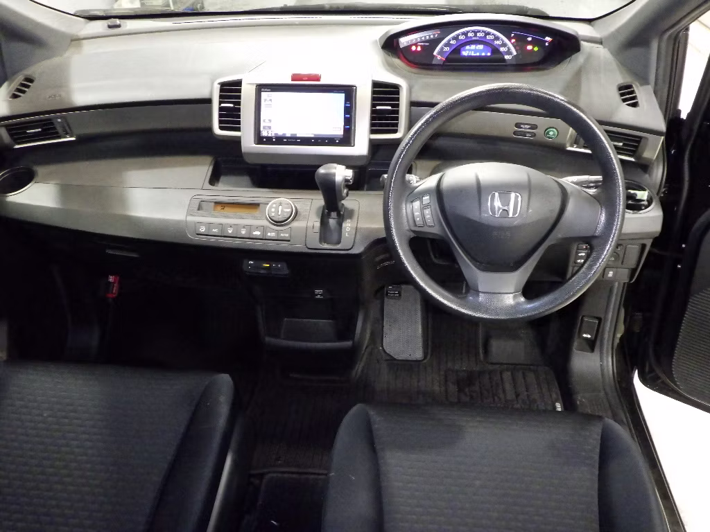HONDA FREED SPIKE