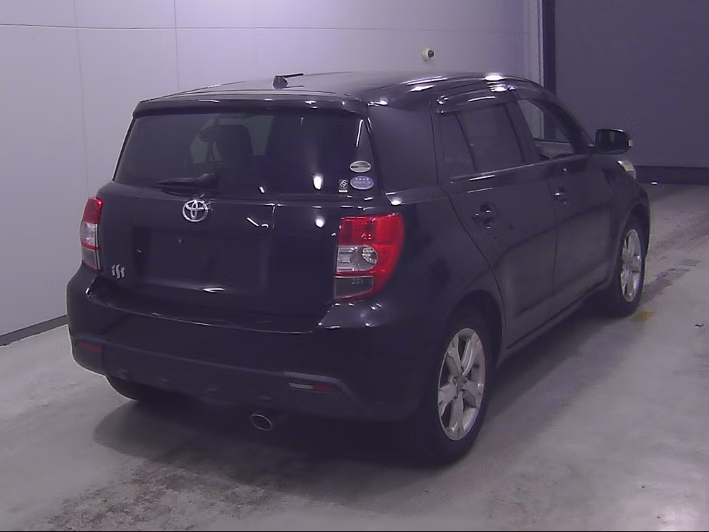 TOYOTA IST