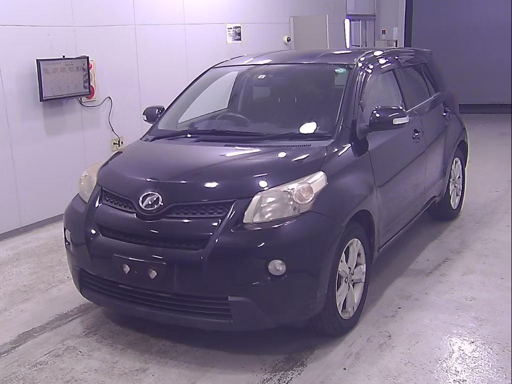 TOYOTA IST