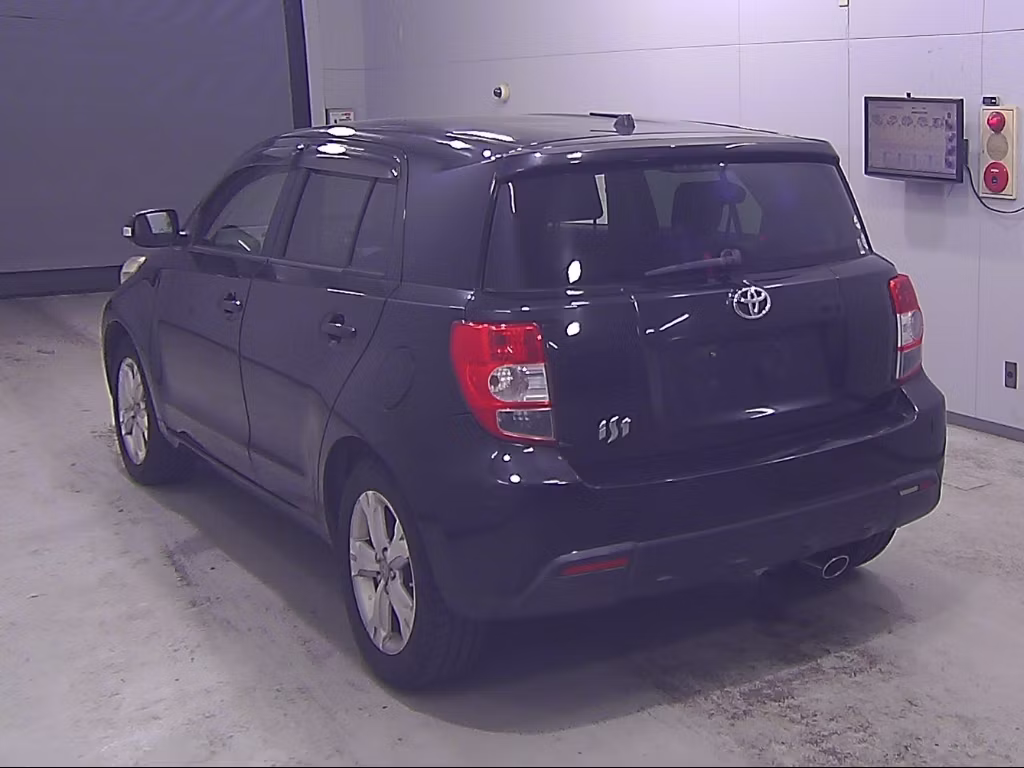 TOYOTA IST