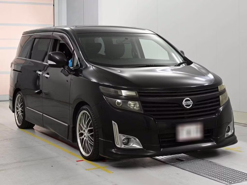 NISSAN ELGRAND