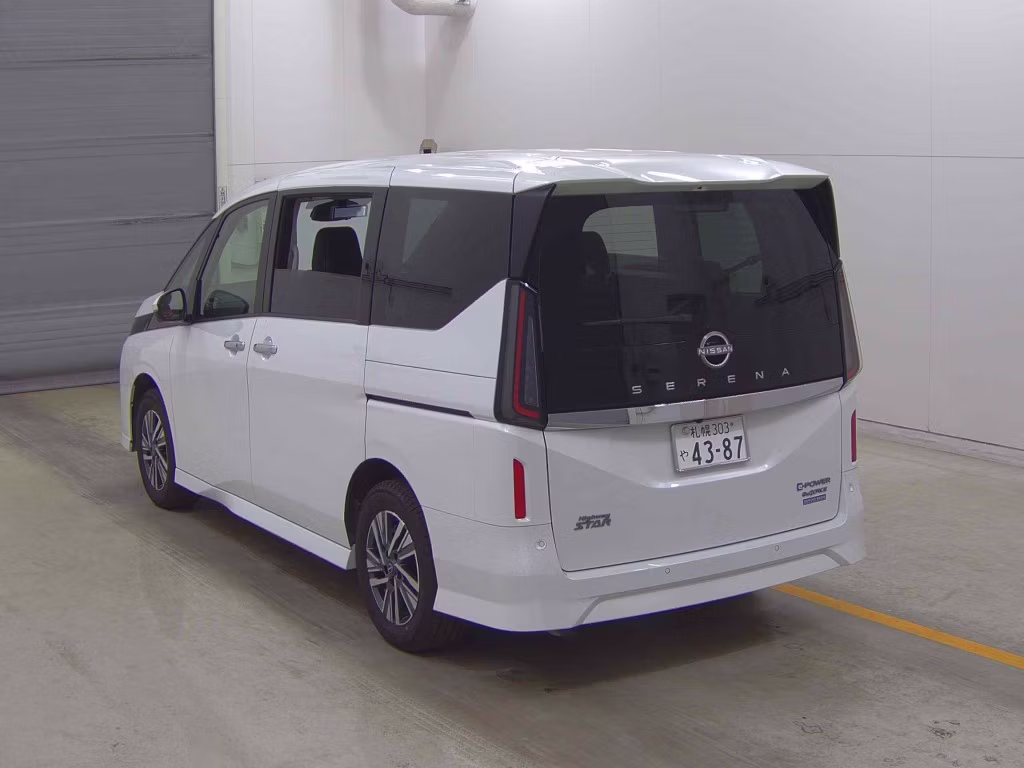 NISSAN SERENA