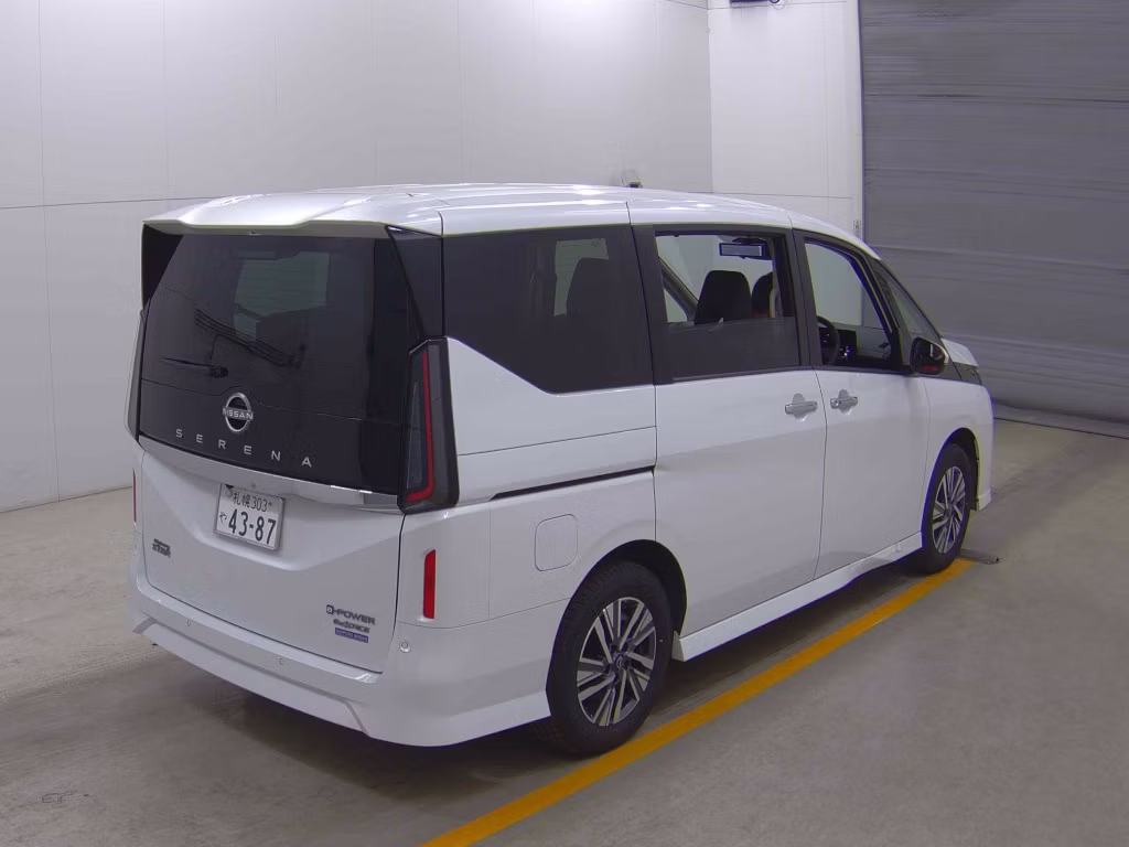 NISSAN SERENA