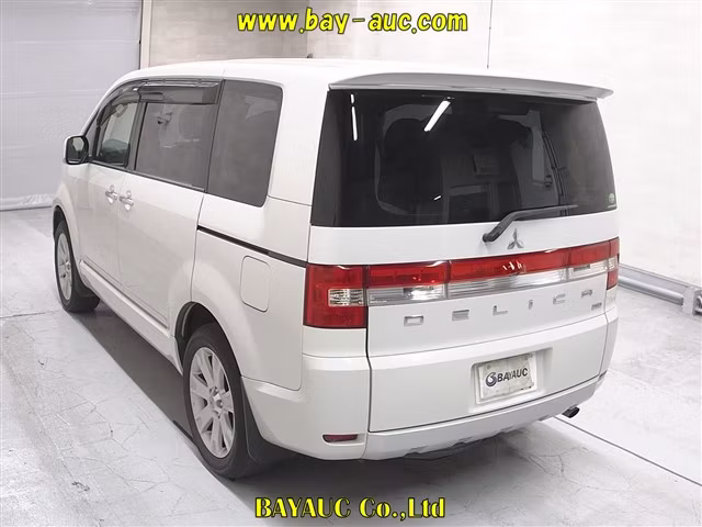 MITSUBISHI DELICA D:5
