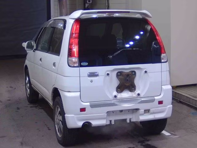 DAIHATSU TERIOS KID