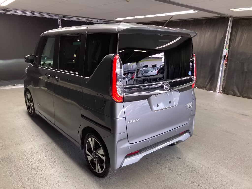 NISSAN ROOX