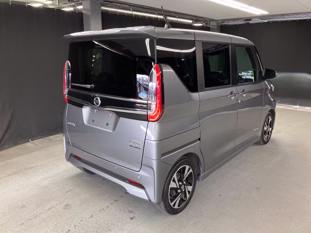 NISSAN ROOX