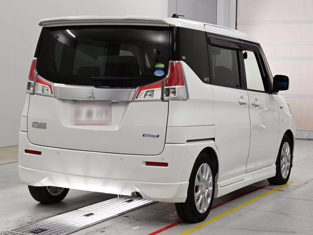 MITSUBISHI DELICA D:2