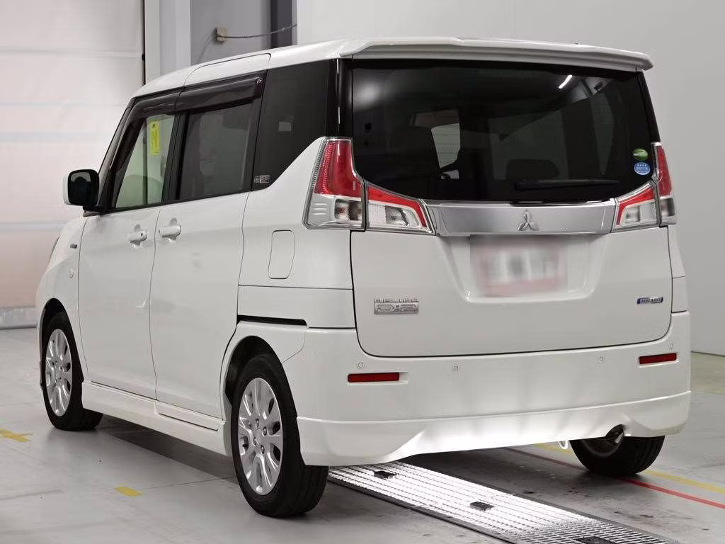 MITSUBISHI DELICA D:2